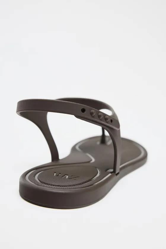 ПРОРЕЗИНЕННЫЕ САНДАЛИИ