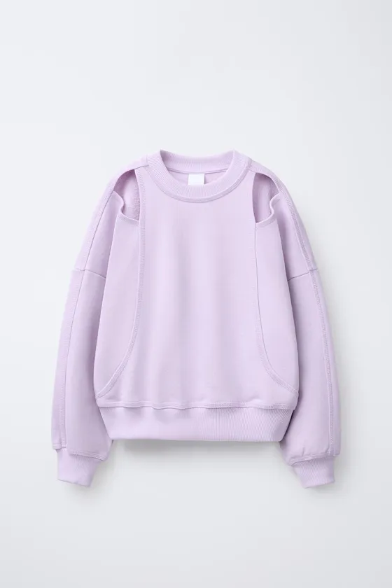 ТОЛСТОВКА С ВЫРЕЗАМИ