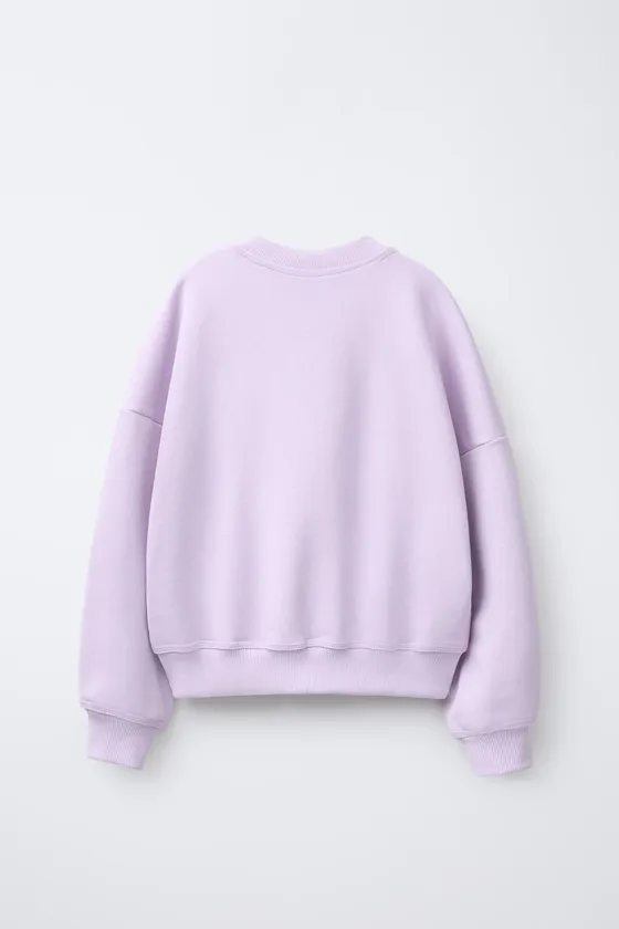 ТОЛСТОВКА С ВЫРЕЗАМИ