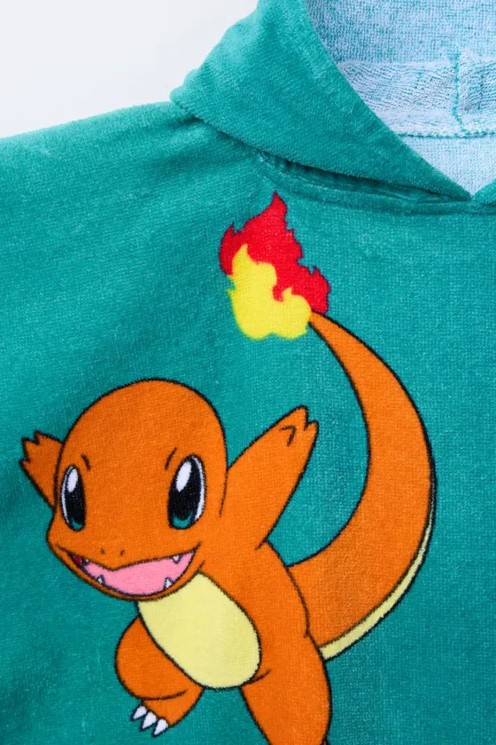 ПОЛОТЕНЦЕ-ПОНЧО С ПРИНТОМ POKÉMON™