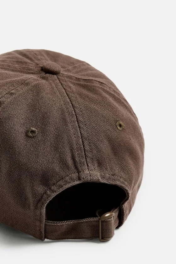 КЕПКА С ЭФФЕКТОМ ПОТЕРТОСТИ