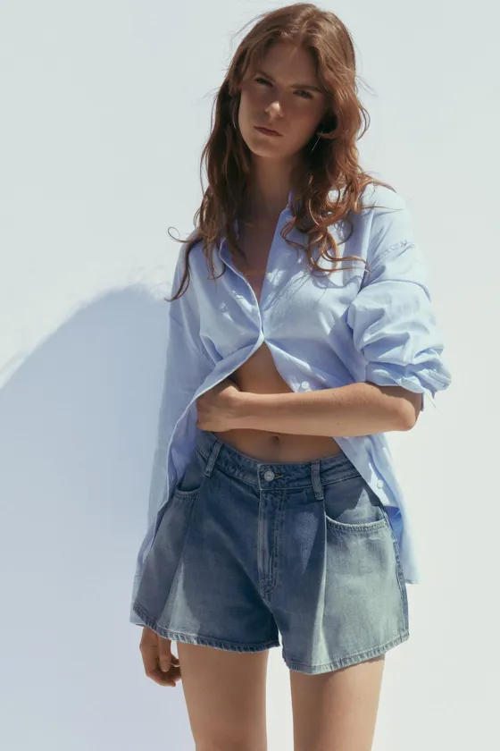 ДЖИНСОВЫЕ ШОРТЫ С ЗАЩИПАМИ