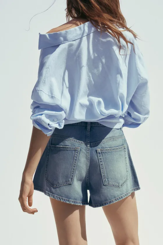 ДЖИНСОВЫЕ ШОРТЫ С ЗАЩИПАМИ