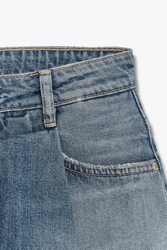 ДЖИНСОВЫЕ ШОРТЫ С ЗАЩИПАМИ