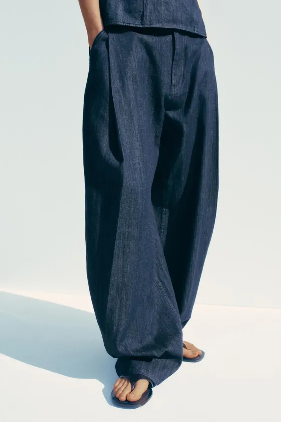 ДЖИНСОВЫЕ БРЮКИ TRF С ЗАЩИПАМИ