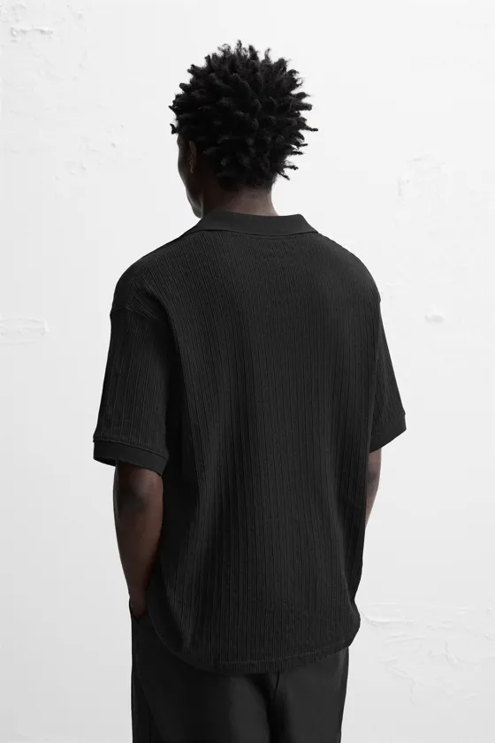 ПОЛО ИЗ РЕЛЬЕФНОЙ ТКАНИ В РУБЧИК