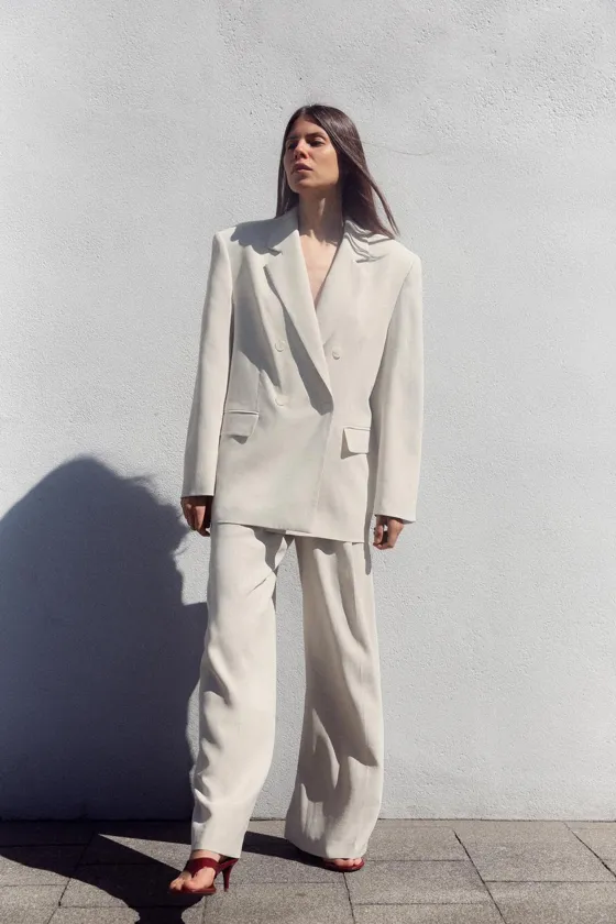 БЛЕЙЗЕР OVERSIZE С ПОДПЛЕЧНИКАМИ
