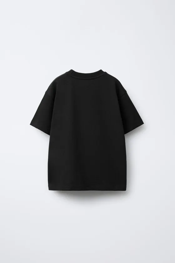 КОМПЛЕКТ ИЗ ФУТБОЛКИ И ШОРТОВ С НАДПИСЬЮ