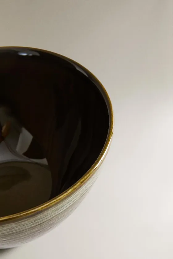 глиняная чаша со спиральным рисунком