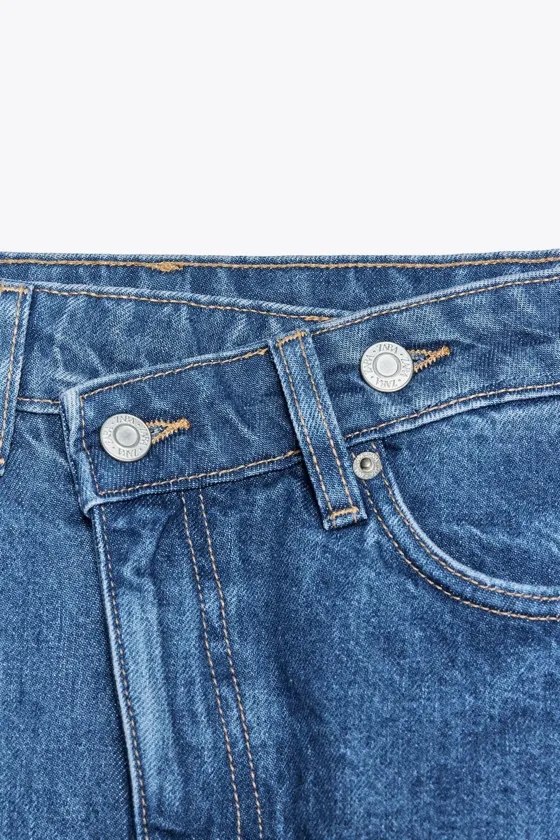 ДЖИНСОВЫЕ ШОРТЫ TRF С ВЫСОКОЙ ПОСАДКОЙ MOM FIT И КОСОЙ ЗАСТЕЖКОЙ