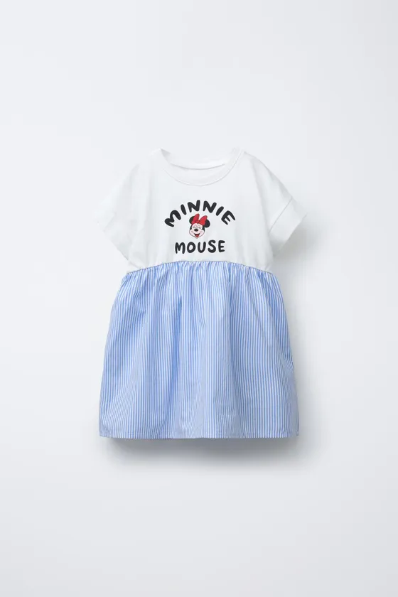 ПЛАТЬЕ С КОНТРАСТНОЙ ДЕТАЛЬЮ В ПОЛОСКУ И ПРИНТОМ MINNIE MOUSE © DISNEY