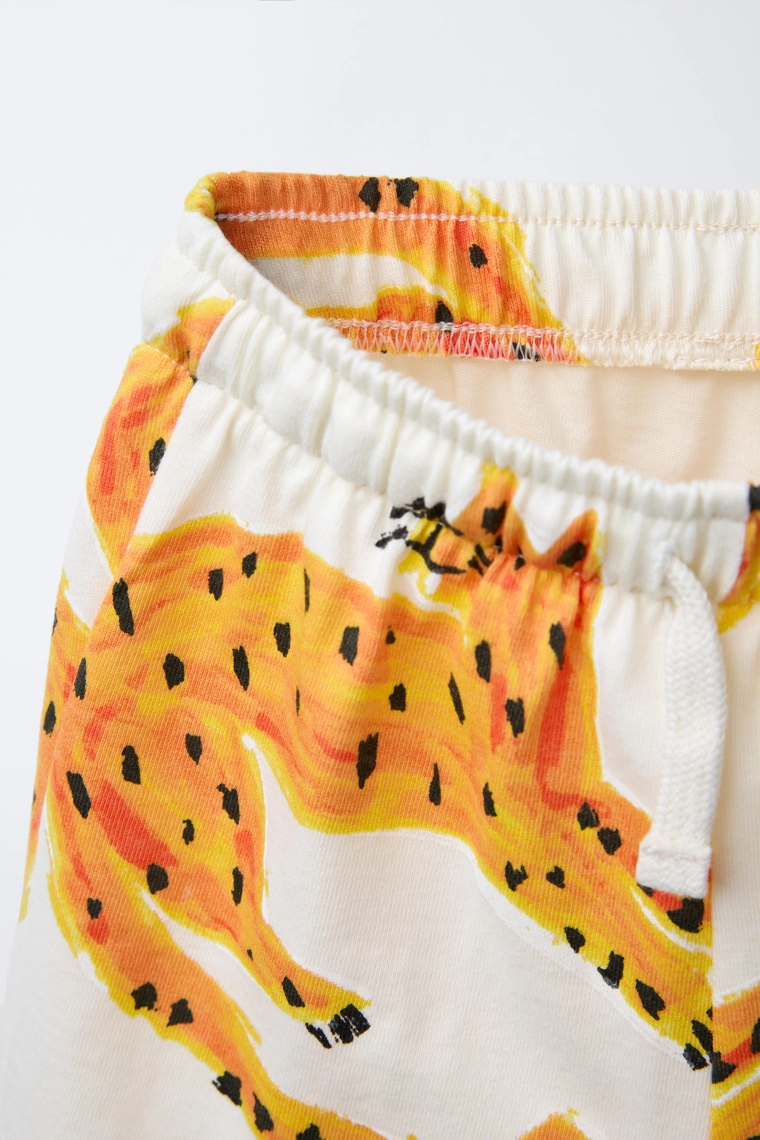 Комплект футболка с тигром и бермуды