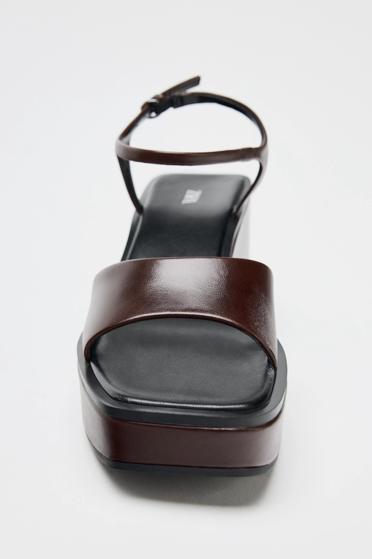 Кожаные платформенные босоножки