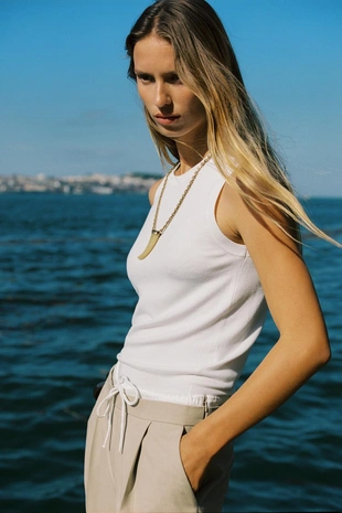 Топ из трикотажа без рукавов- Заказать в России