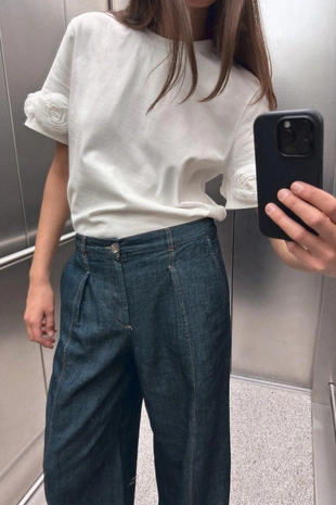 Футболка с объемными цветами- Заказать в России