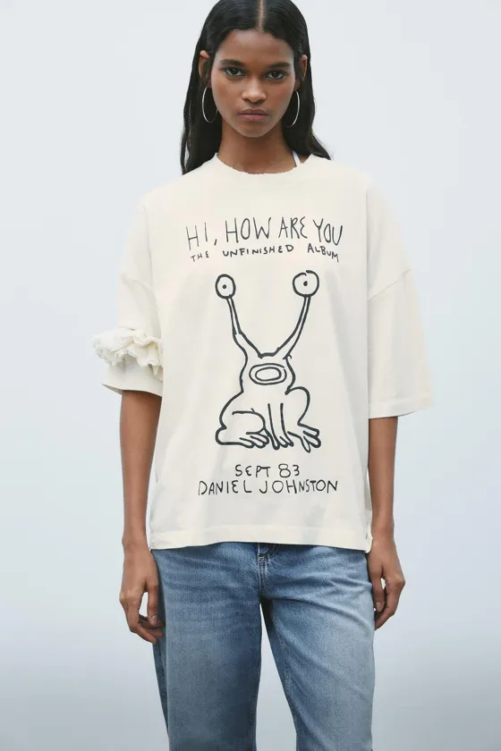 ФУТБОЛКА ИЗ ТКАНИ С ЭФФЕКТОМ ПОТЕРТОСТИ С ПРИНТОМ DANIEL JOHNSTON