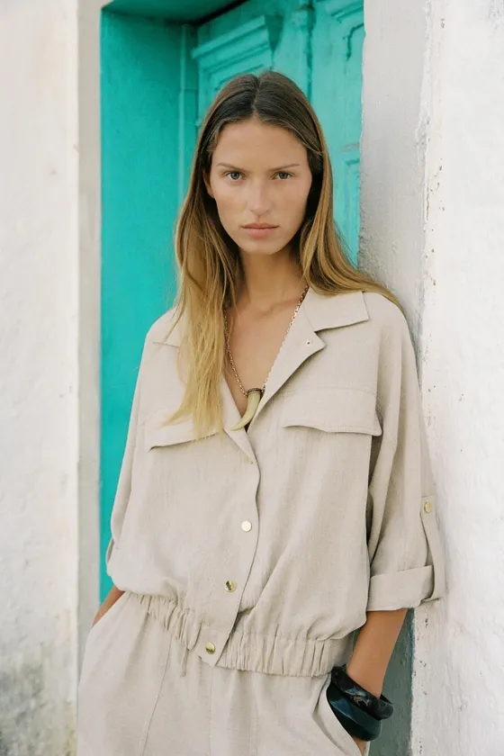 РУБАШКА В СТИЛЕ САФАРИ С КОРОТКИМИ РУКАВАМИ