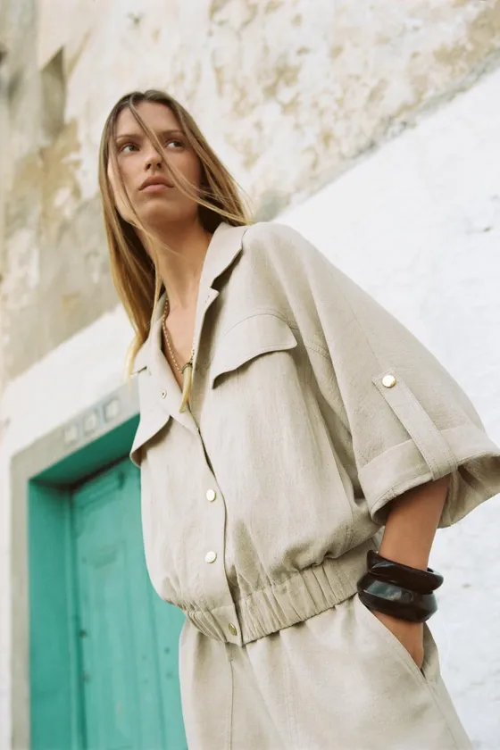 РУБАШКА В СТИЛЕ САФАРИ С КОРОТКИМИ РУКАВАМИ