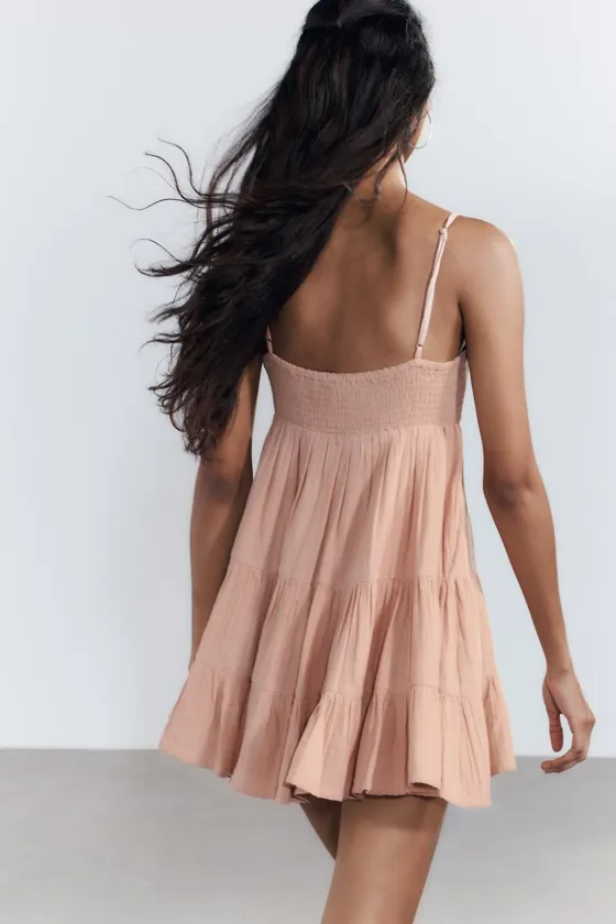 КОРОТКОЕ ПЛАТЬЕ ИЗ ШИФОНА С КРУЖЕВОМ