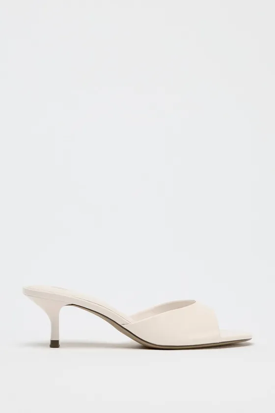 БОСОНОЖКИ ИЗ ЛАКИРОВАННОЙ ИСКУССТВЕННОЙ КОЖИ