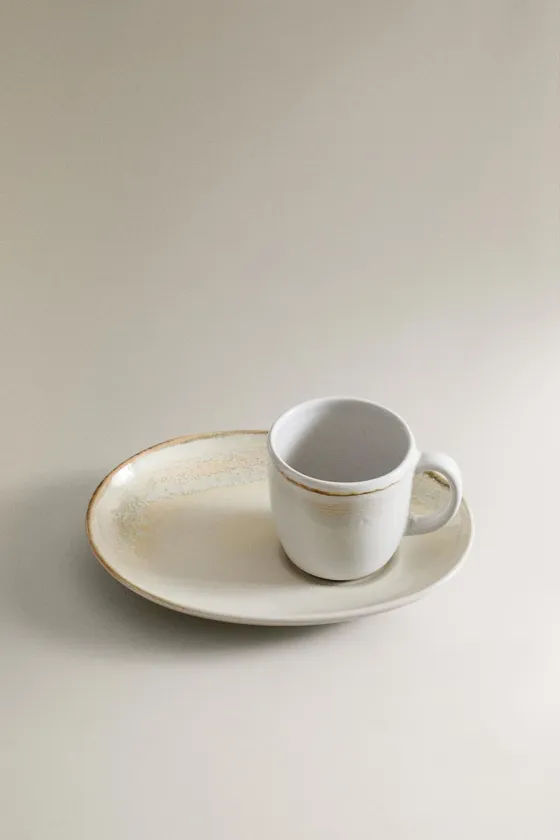 кофейная чашка с блюдцем