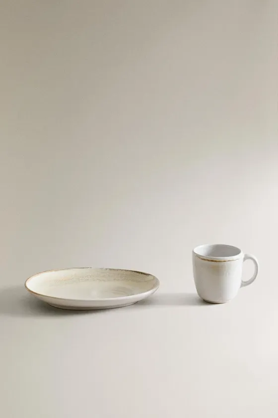 кофейная чашка с блюдцем