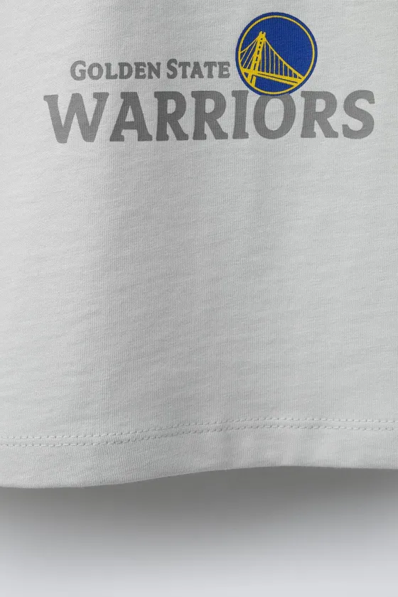ФУТБОЛКА С ПРИНТОМ И НАШИВКАМИ NBA ©