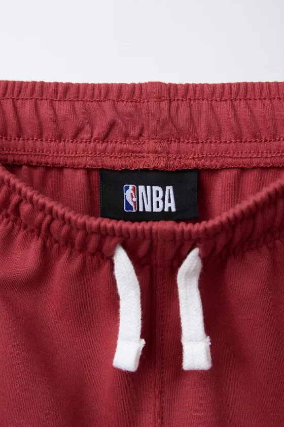 ШОРТЫ-БЕРМУДЫ INTERLOCK С ПРИНТОМ CHICAGO BULLS NBA ©