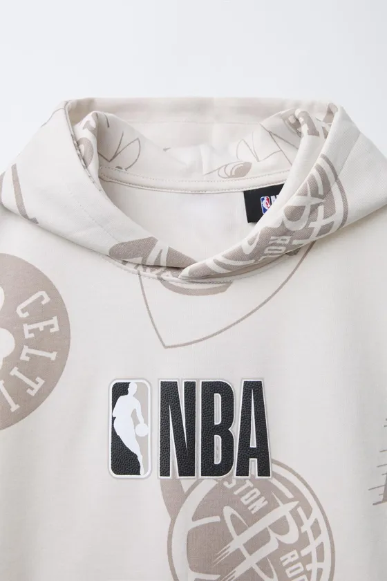 ЖИЛЕТ INTERLOCK С ПРИНТОМ NBA ©