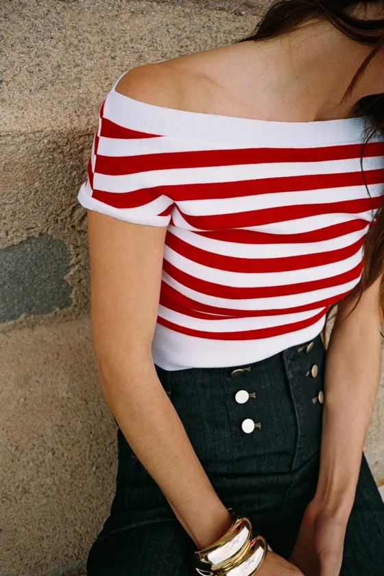 ТОП В ПОЛОСКУ С ВЫРЕЗОМ «ЛОДОЧКА»