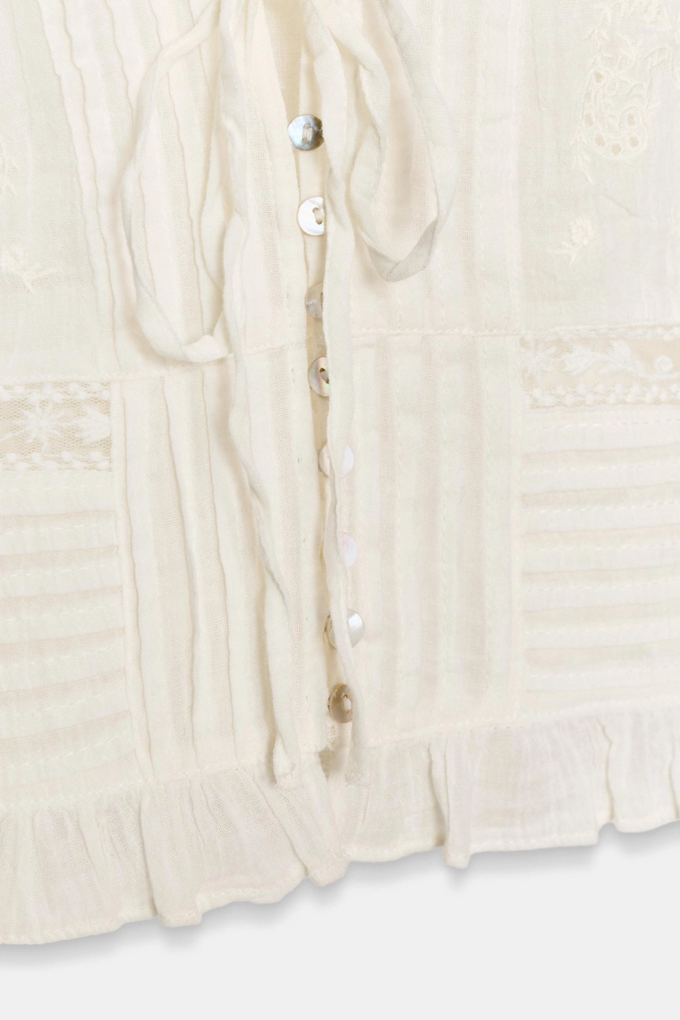 Топ из вышитой газы