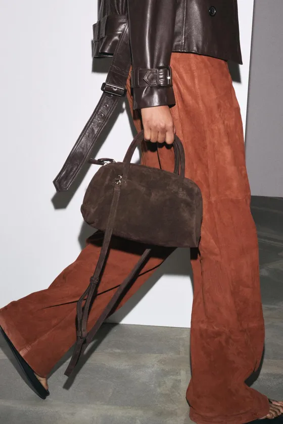 ЗАМШЕВАЯ СУМКА-БОУЛИНГ