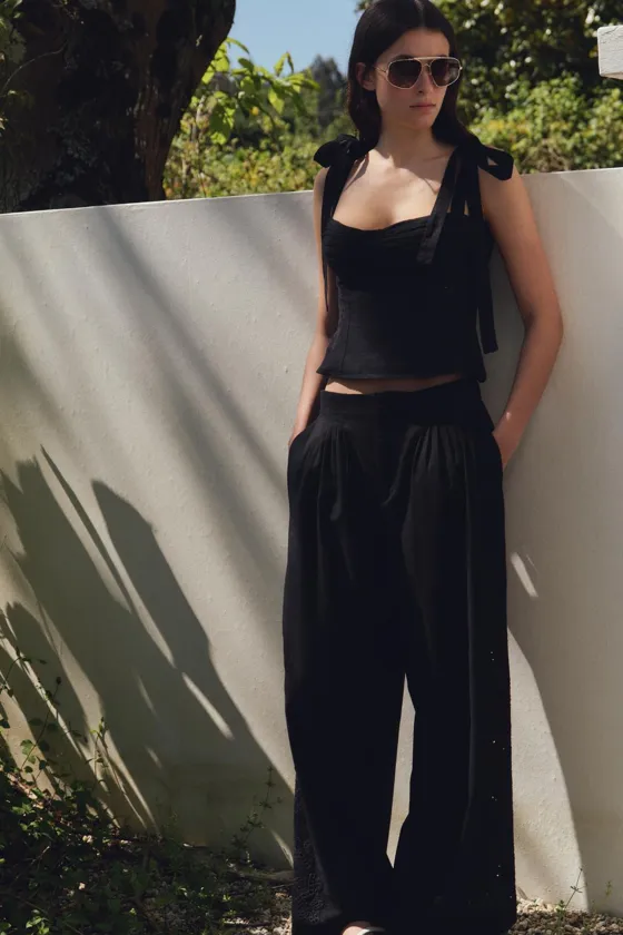 БРЮКИ С ВЫШИВКОЙ И ЗАЩИПАМИ