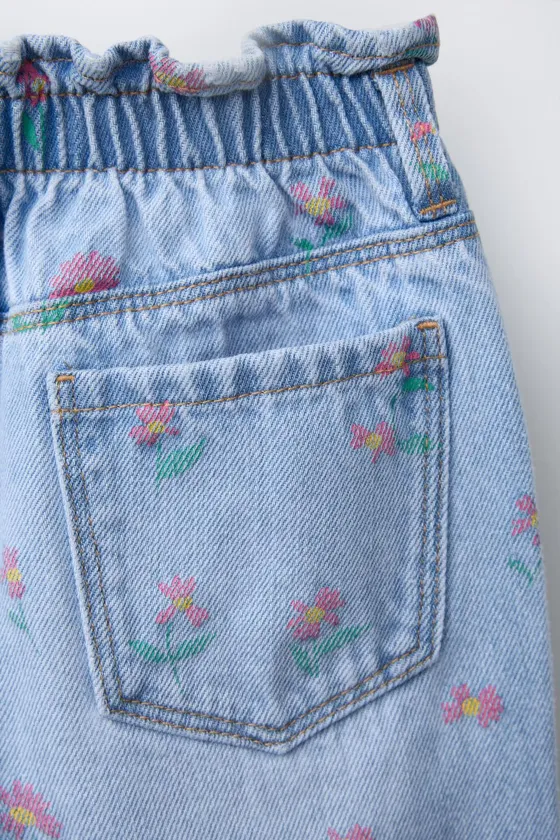 ДЖИНСЫ  С ЦВЕТОЧНЫМ ПРИНТОМ