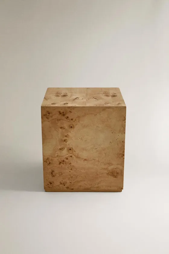 Кубический столик из корня