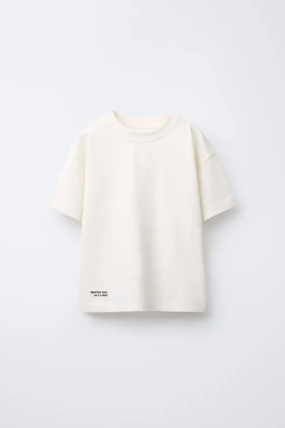 ФУТБОЛКА ИЗ ПЛОТНОЙ ТКАНИ С ВЫШИТОЙ НАДПИСЬЮ