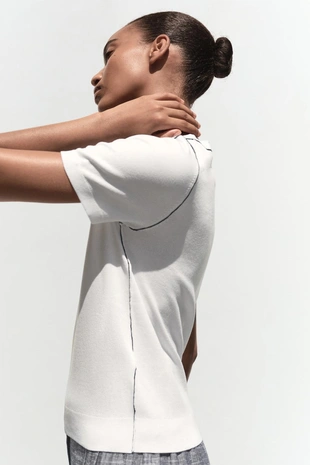 Трикотажный топ с короткими рукавами и окантовкой - Заказать в России