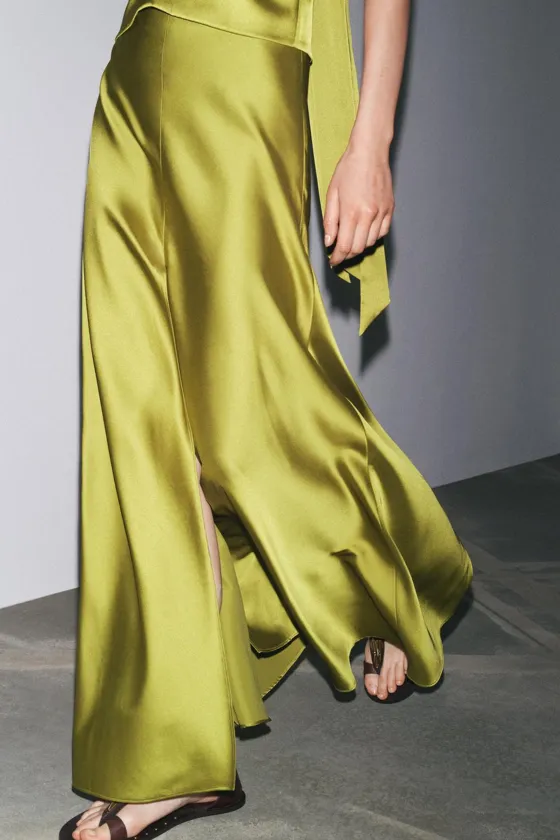 АТЛАСНАЯ ЮБКА МИДИ