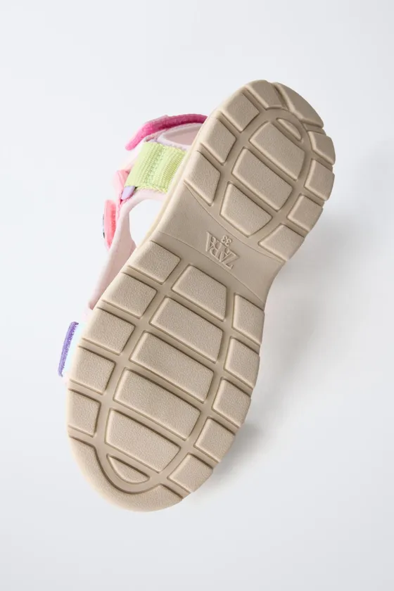 Sandalias técnicas lilo & stitch © disney de zara