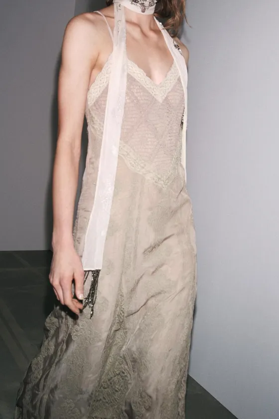 ПЛАТЬЕ С ВЫШИВКОЙ И КРУЖЕВОМ