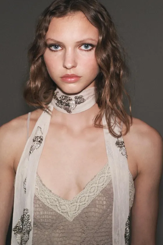 ПЛАТЬЕ С ВЫШИВКОЙ И КРУЖЕВОМ