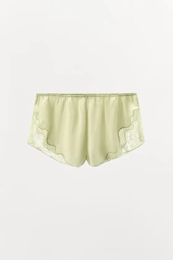 ШОРТЫ С КОНТРАСТНЫМ ИДЕТАЛЯМИ И ШНУРОВКОЙ