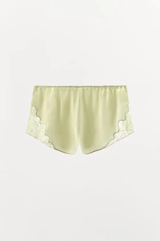 ШОРТЫ С КОНТРАСТНЫМ ИДЕТАЛЯМИ И ШНУРОВКОЙ