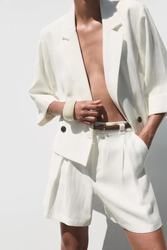 ШОРТЫ С РЕМНЕМ И ЗАЩИПАМИ