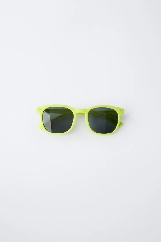 СОЛНЦЕЗАЩИТНЫЕ ОЧКИ