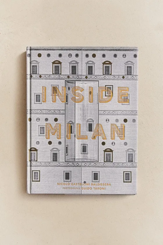 Книга inside milan