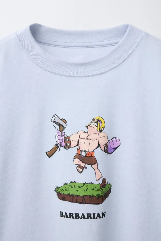 ФУТБОЛКА С ПРИНТОМ BARBARIAN THE WORLD OF CLASH ™