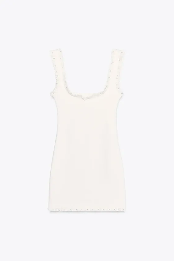 КОРОТКОЕ ПЛАТЬЕ С ДЕКОРАТИВНЫМИ ДЕТАЛЯМИ