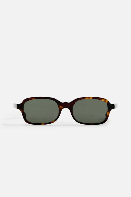 СОЛНЦЕЗАЩИТНЫЕ ОЧКИ В ПРЯМОУГОЛЬНОЙ ОПРАВЕ