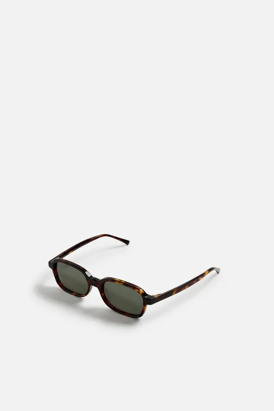 СОЛНЦЕЗАЩИТНЫЕ ОЧКИ В ПРЯМОУГОЛЬНОЙ ОПРАВЕ